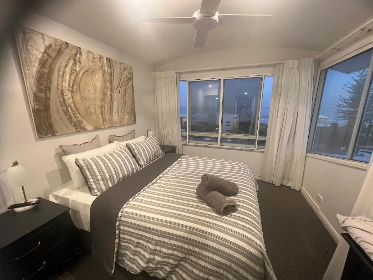 Ocean View - Alexandra Headlands Beachfront Unit Apartmán